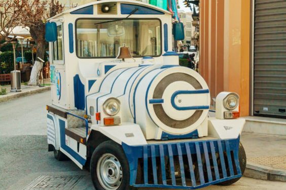 A kirándulás a munkatársakkal: Válassza a kisvonatokat A kirándulás a munkatársakkal: Válassza a kisvonatokat